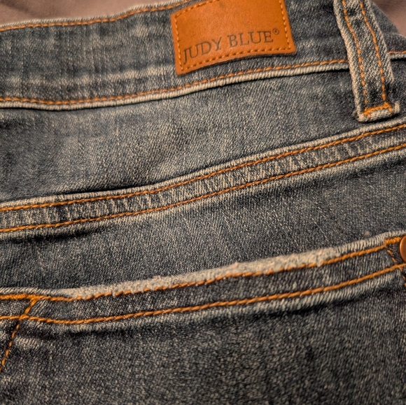 Judy Blue Jeans - Relaxed fit, size 9/29 - Picture 4 of 4